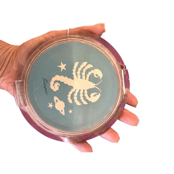Vintage 1940's ZIEGFELD ZODIAC GIRL Scorpio Powder Compact HUGE - Picture 9 of 9